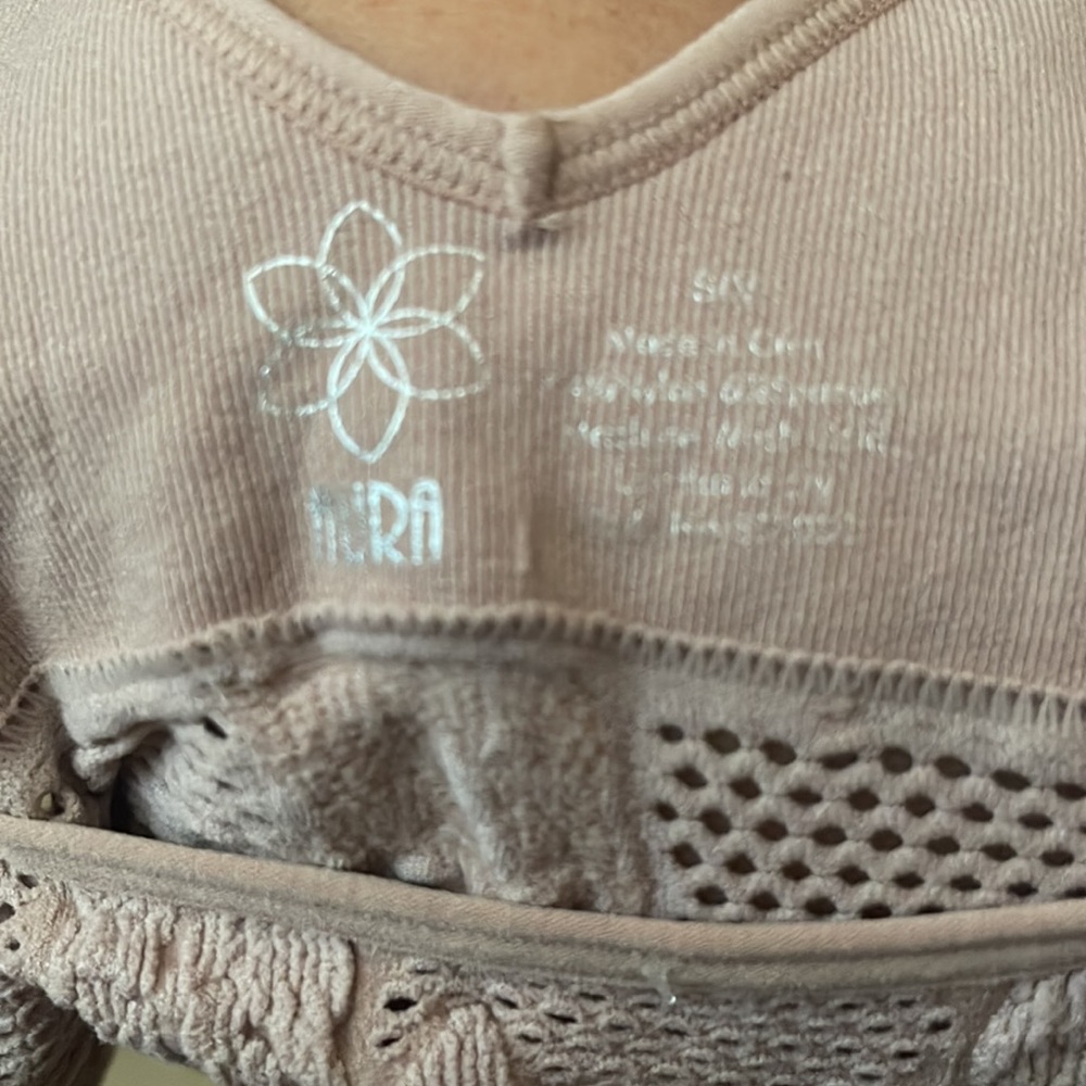🥥NWT Aura Pink Tan Bodysuit Size S/M! SKIMS - Picture 6 of 8